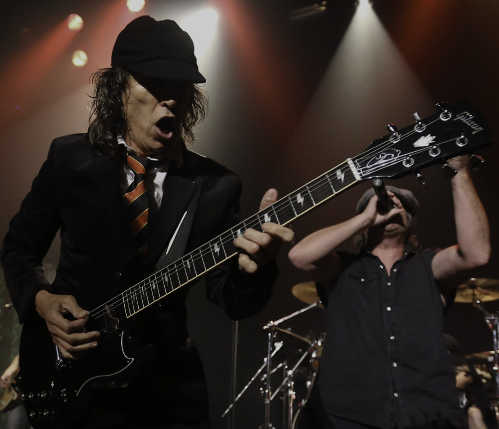 TNT ACDC TRIBUTE BAND